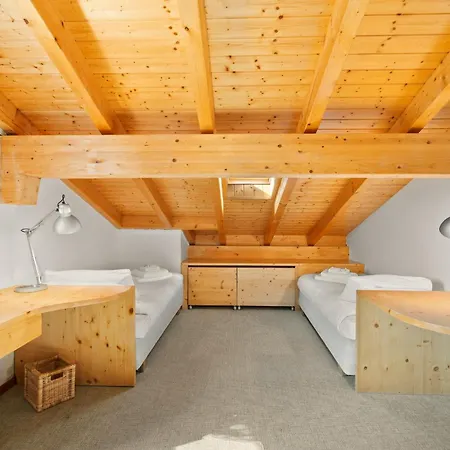 3br - Mountain View, Balcony And Parking Apartment