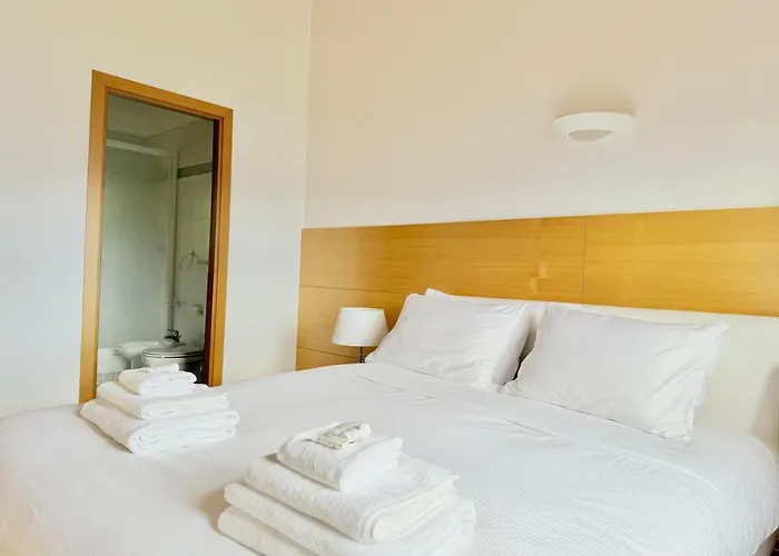 3br - Mountain View, Balcony And Parking * 克莱恩 蒙塔纳